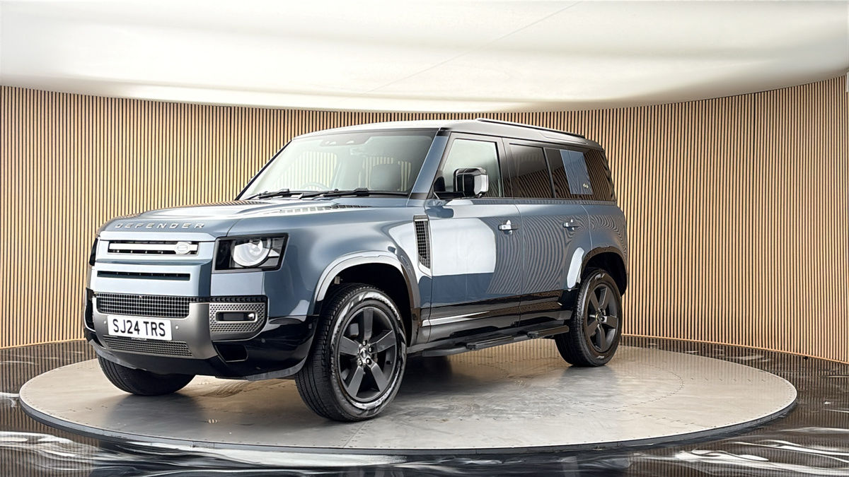More views of Land Rover Defender 110