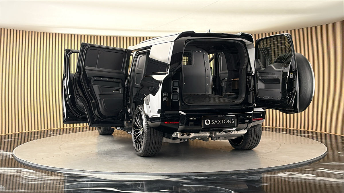 More views of Land Rover Defender 110