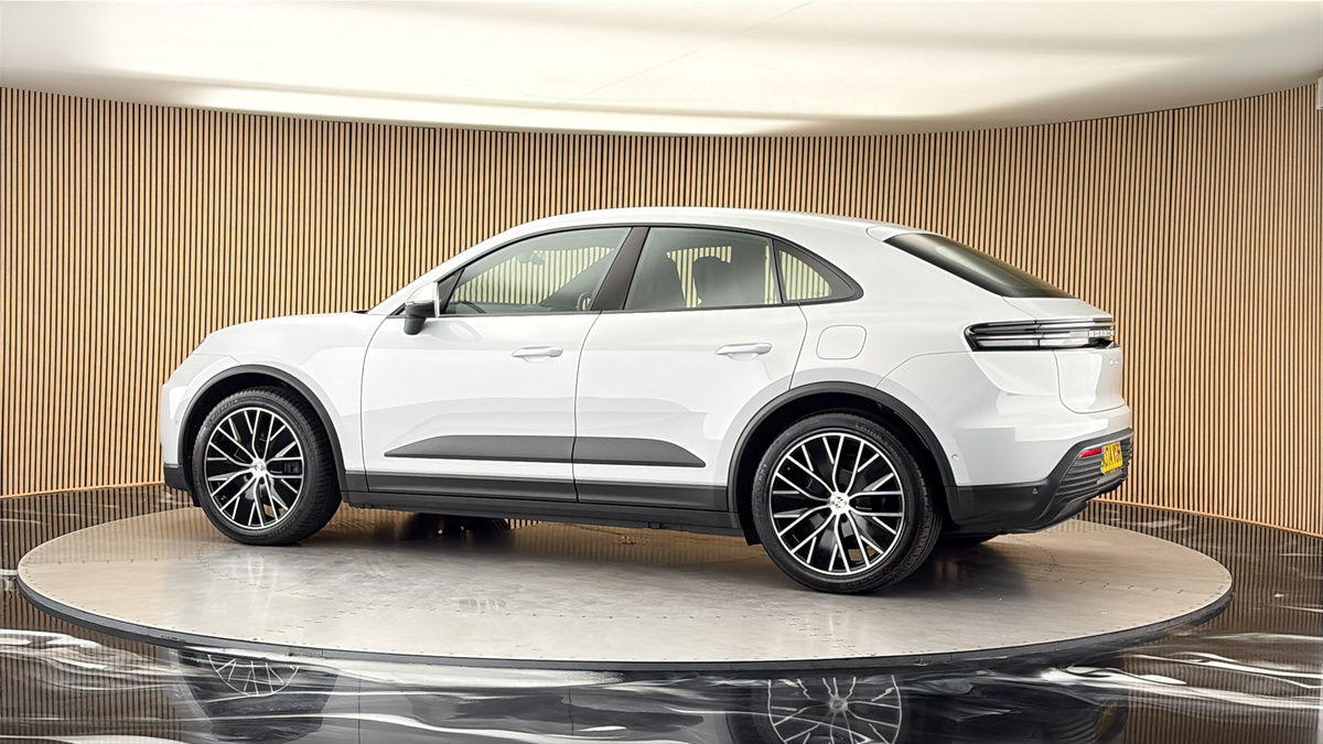 More views of Porsche Macan
