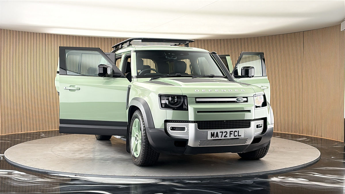 More views of Land Rover Defender 110
