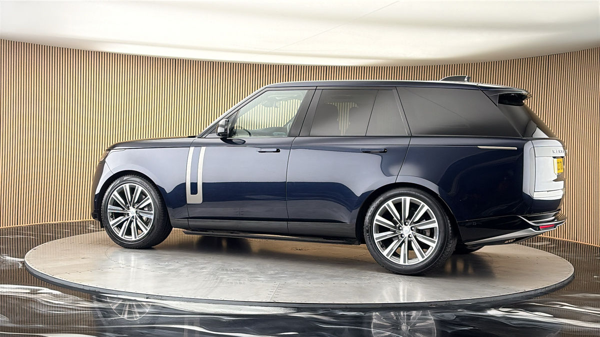 More views of Land Rover Range Rover