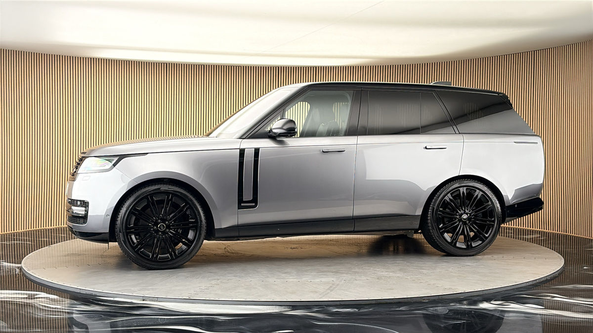 More views of Land Rover Range Rover