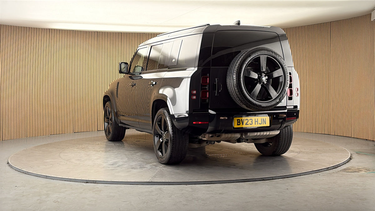 More views of Land Rover Defender 110