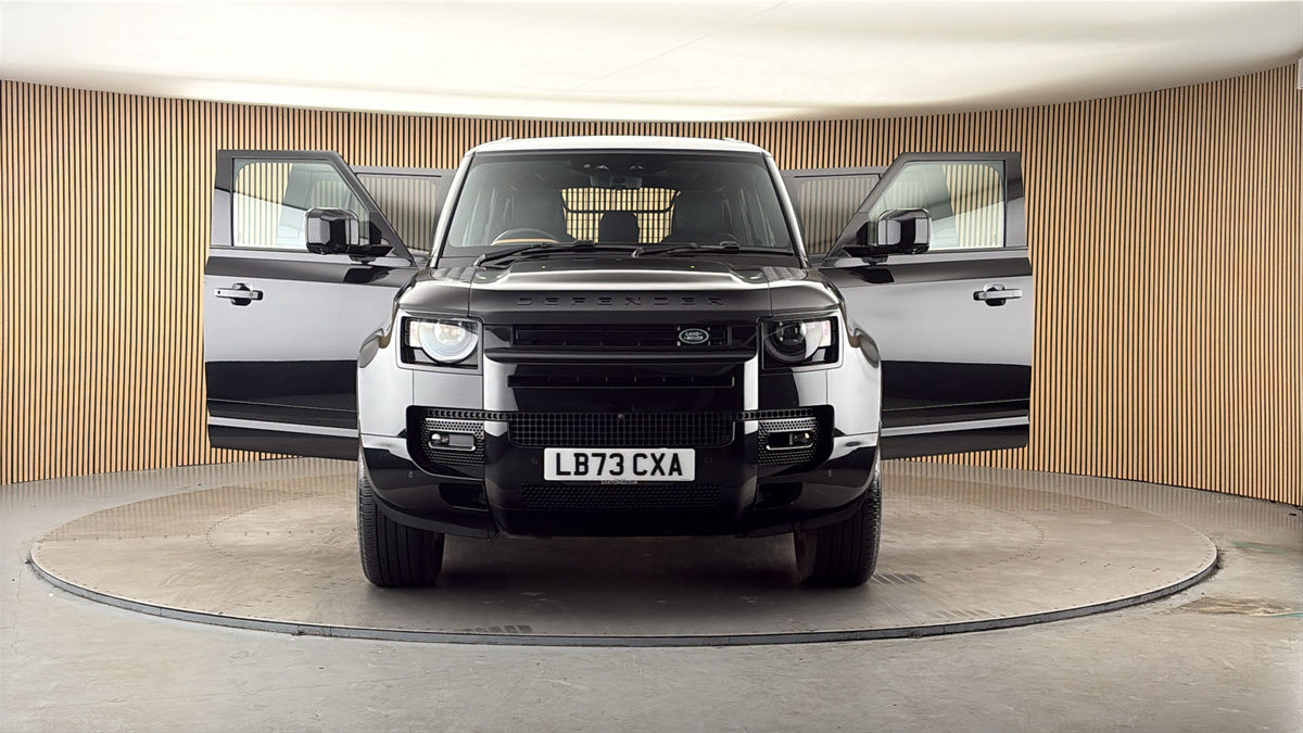 More views of Land Rover Defender 110