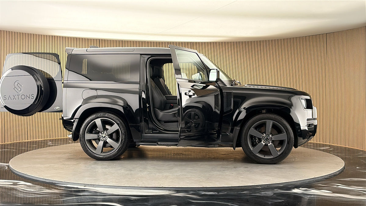 More views of Land Rover Defender 90