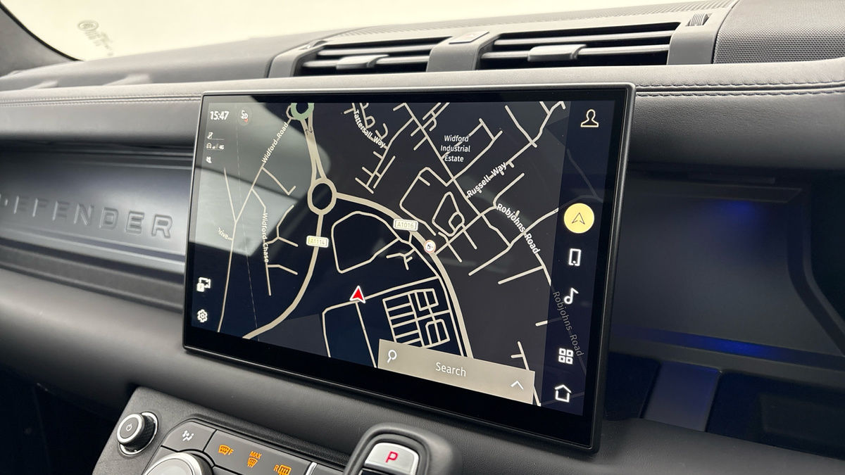 Land Rover Defender 90 Image 17