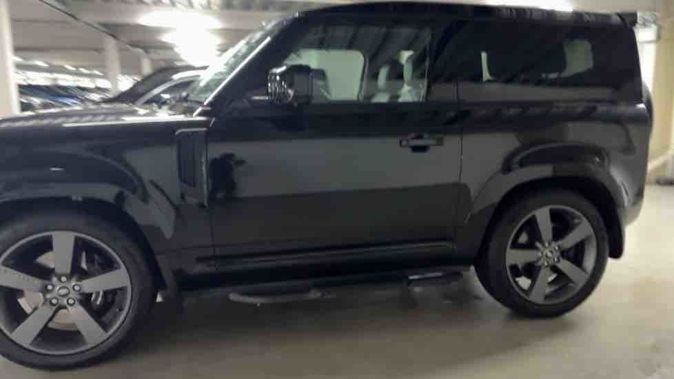 More views of Land Rover Defender 90