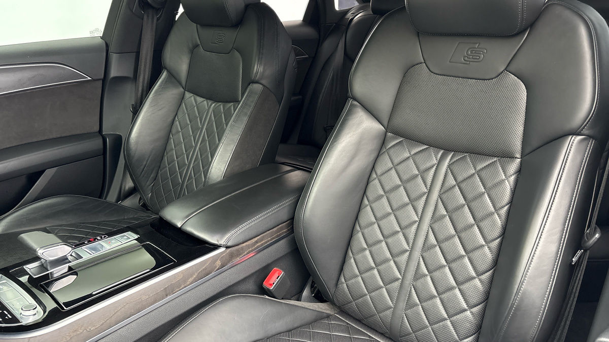 Audi A8 Image 7