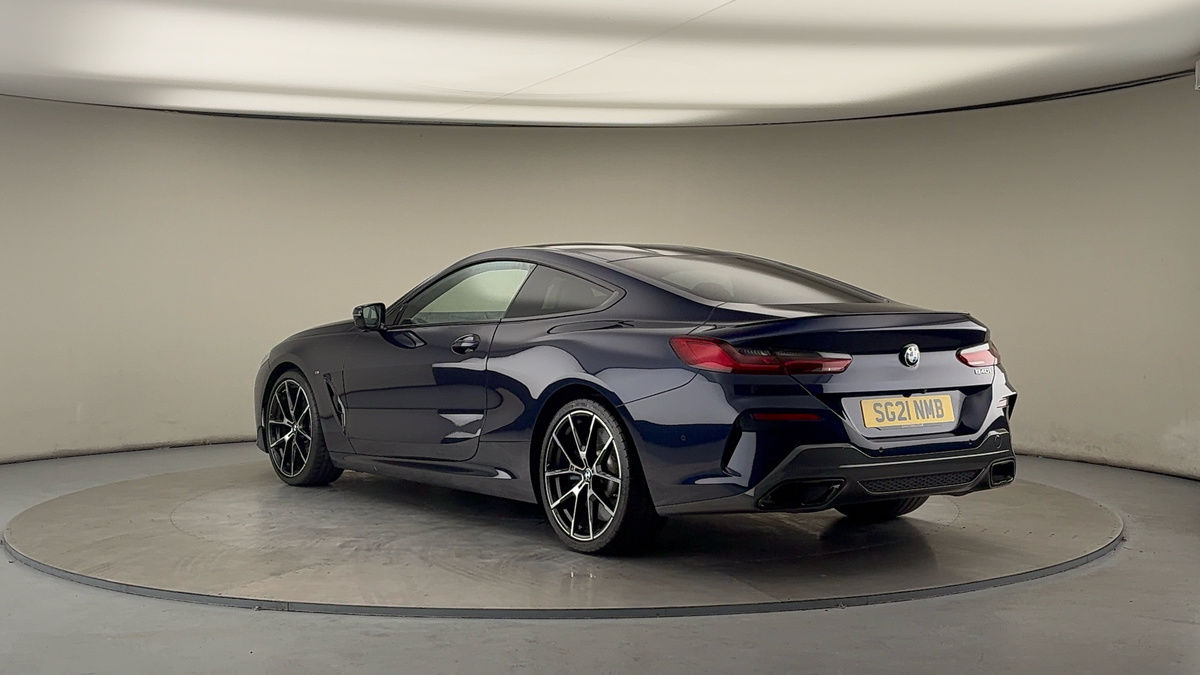 BMW 8 Series Image 2
