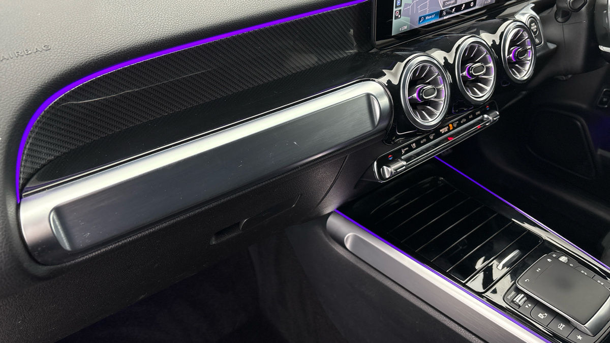 Mercedes-Benz GLB Image 25