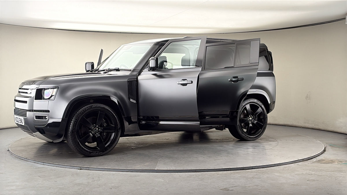 More views of Land Rover Defender 110