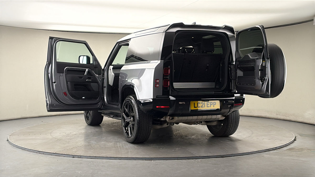 More views of Land Rover Defender 90