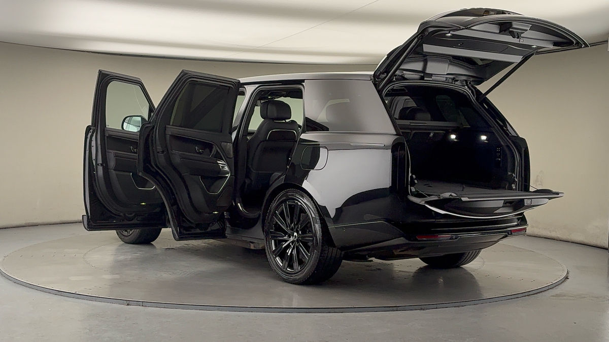 More views of Land Rover Range Rover