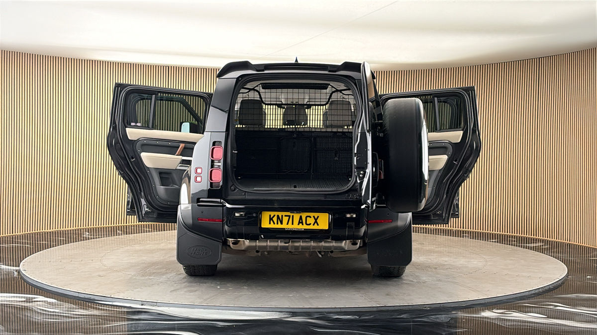 More views of Land Rover Defender 110