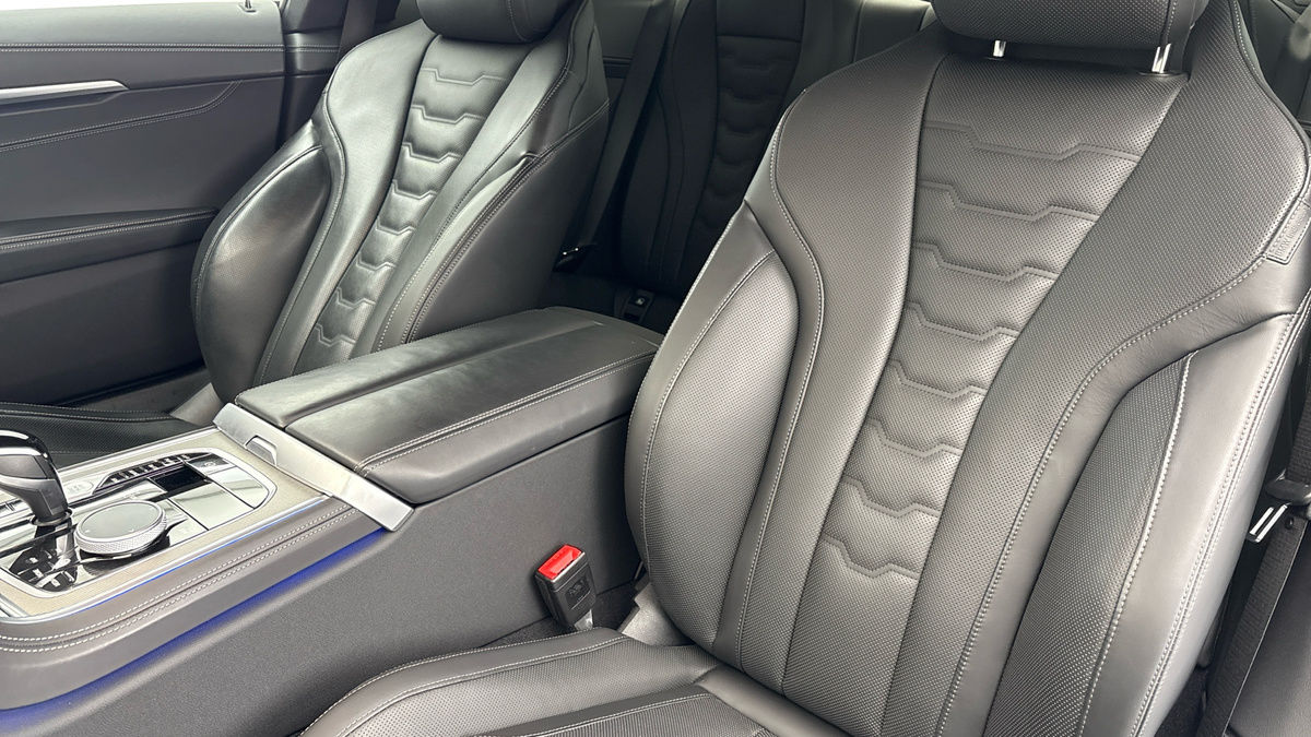 BMW 8 Series Image 7
