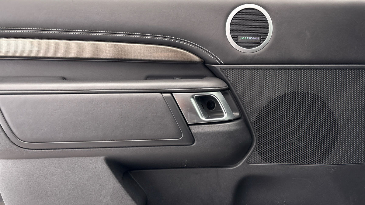 Land Rover Discovery Image 19