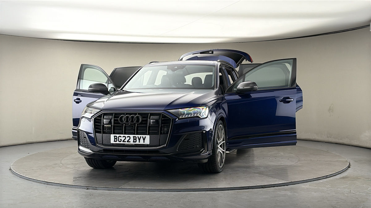 More views of Audi Q7