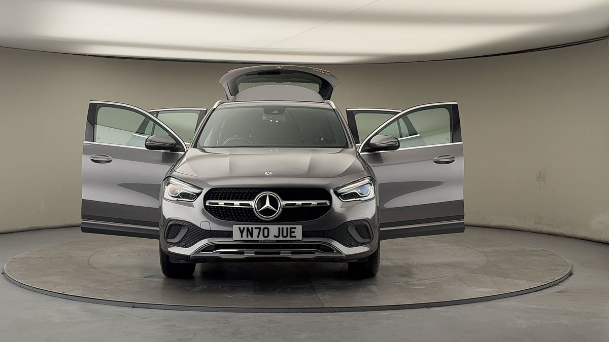 More views of Mercedes-Benz GLA