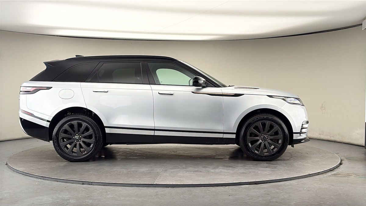 Land Rover Range Rover Velar Image 16