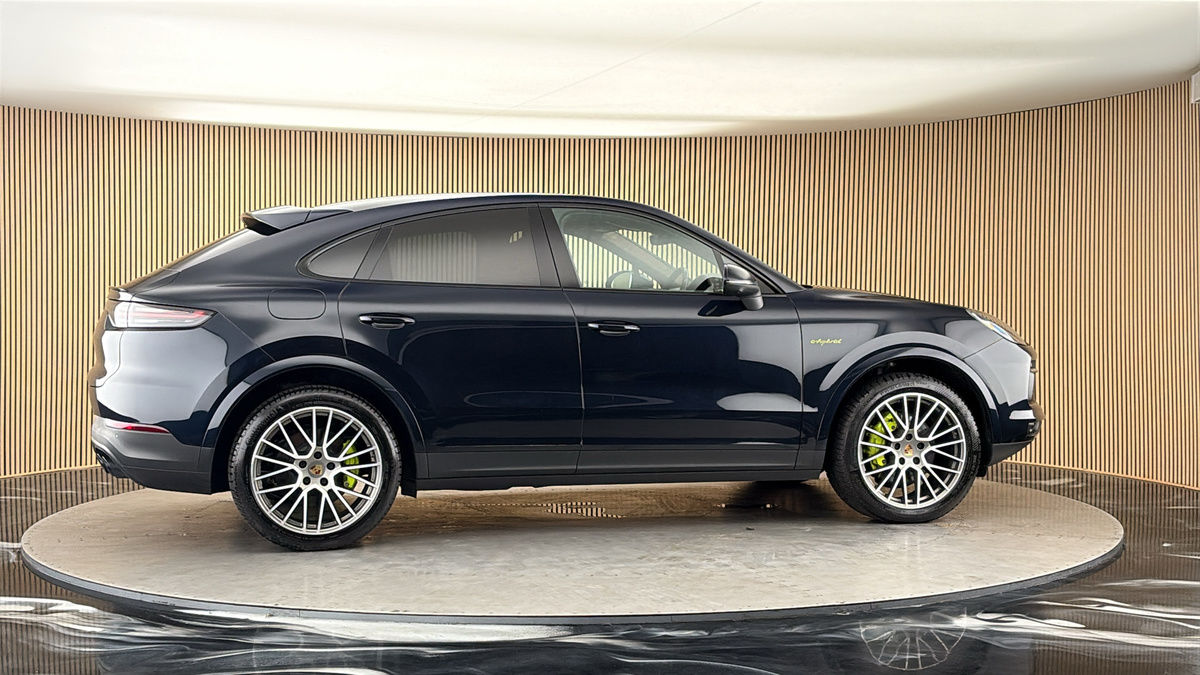 More views of Porsche Cayenne