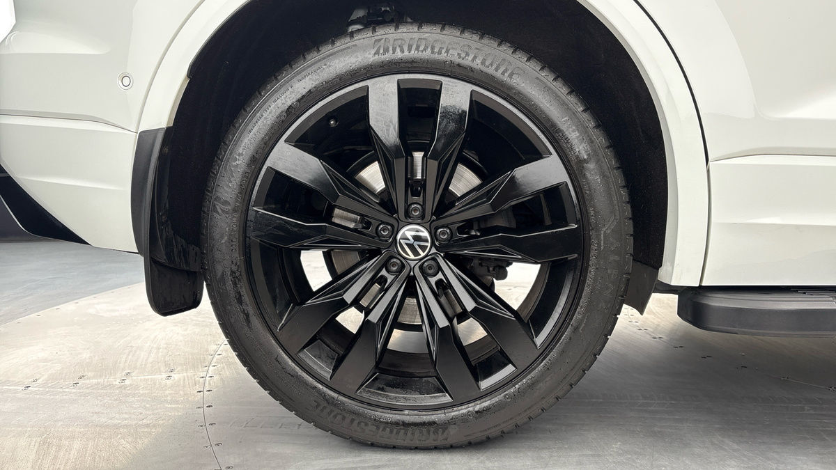 Volkswagen Touareg Image 10