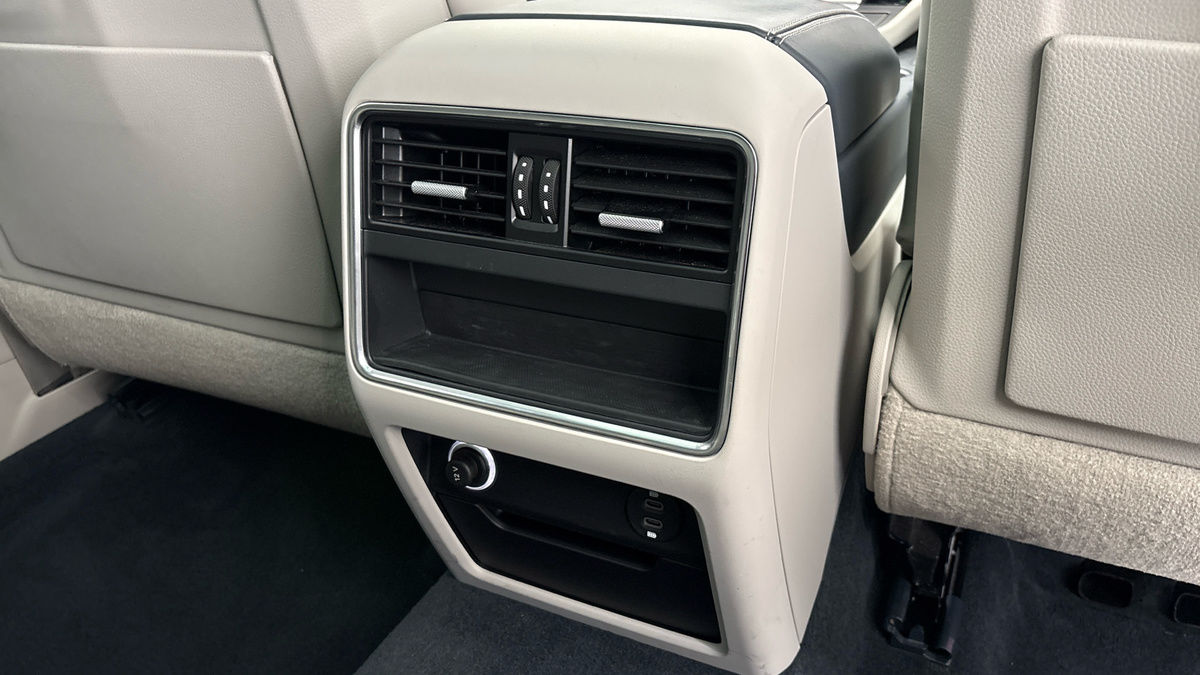 Porsche Cayenne Image 27