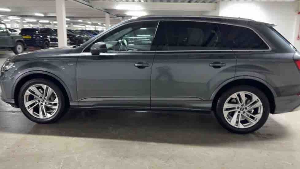 More views of Audi Q7