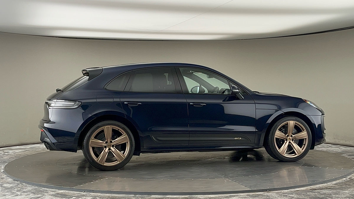 More views of Porsche Macan
