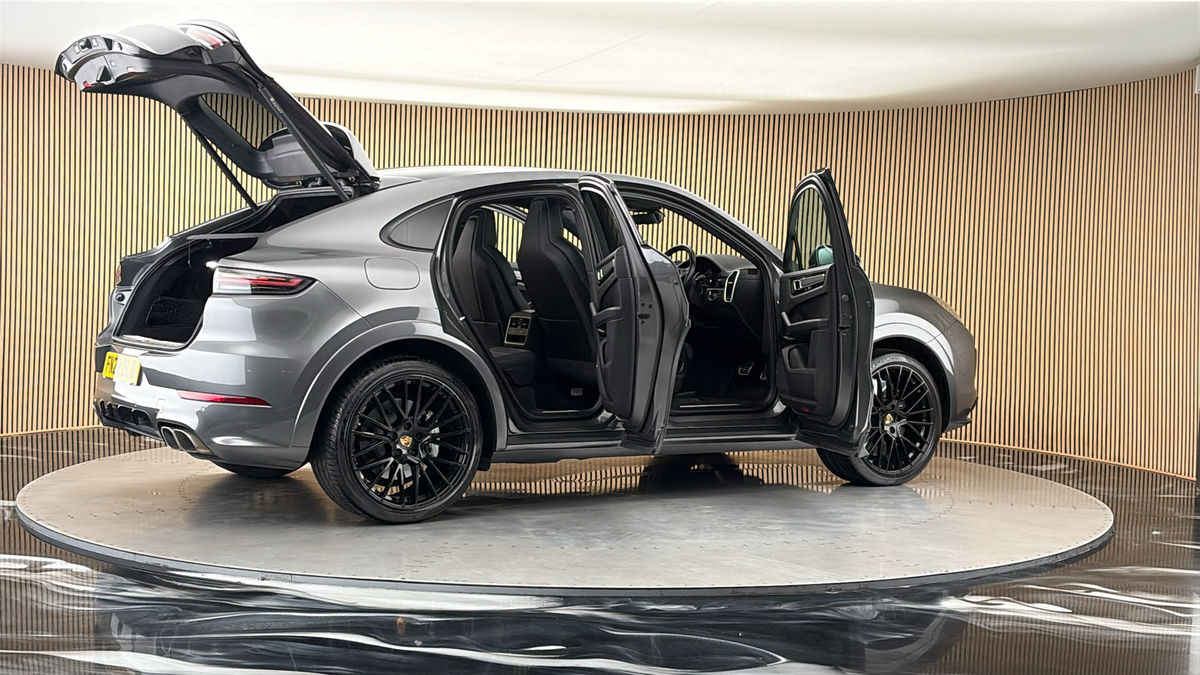 More views of Porsche Cayenne