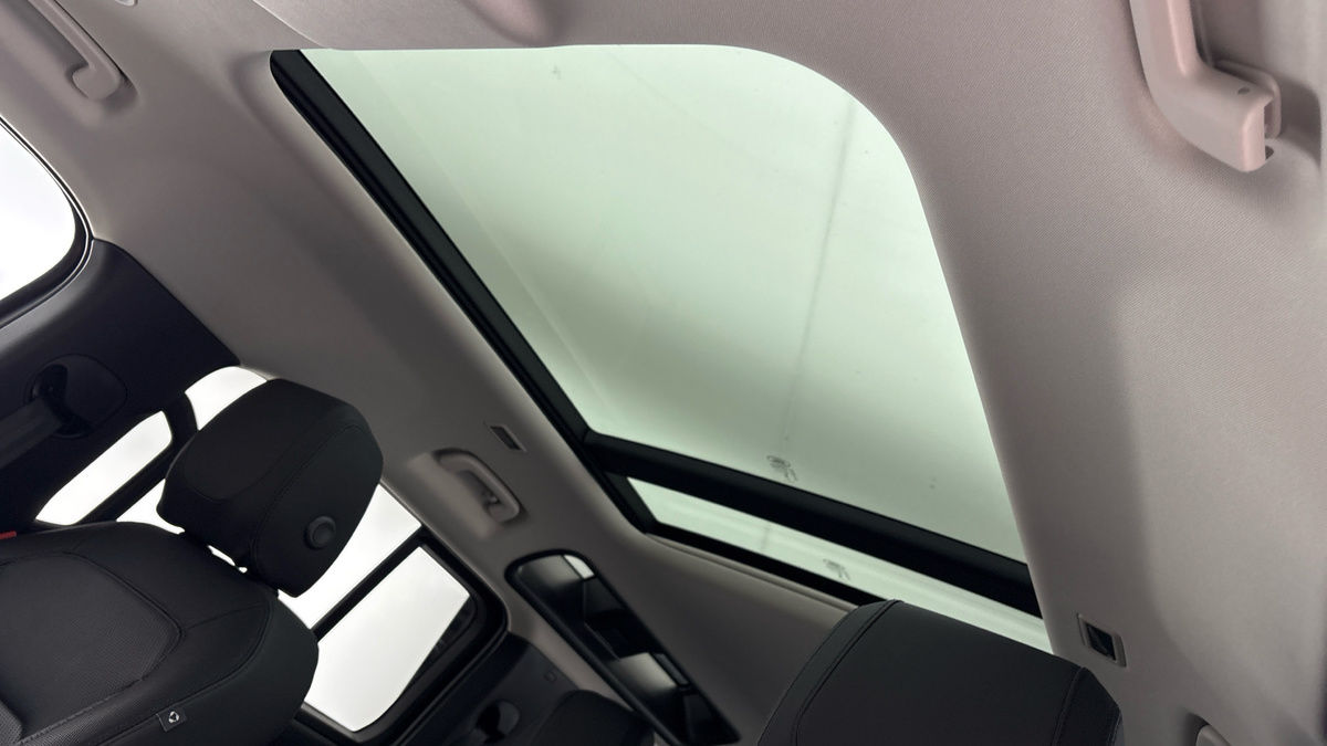 Land Rover Defender 110 Urban Image 6