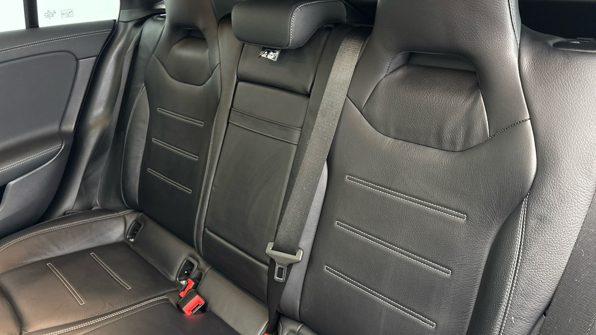 Mercedes-Benz CLA Image 8