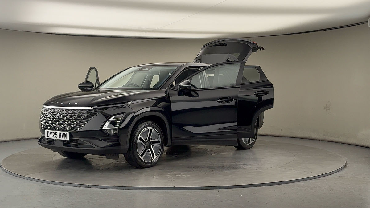 More views of Omoda 5