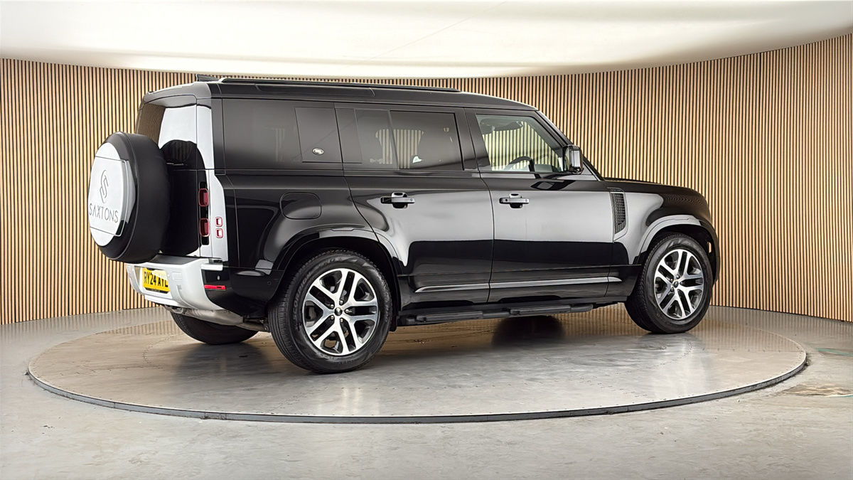 More views of Land Rover Defender 110