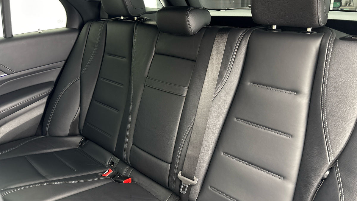Mercedes-Benz GLE Image 8