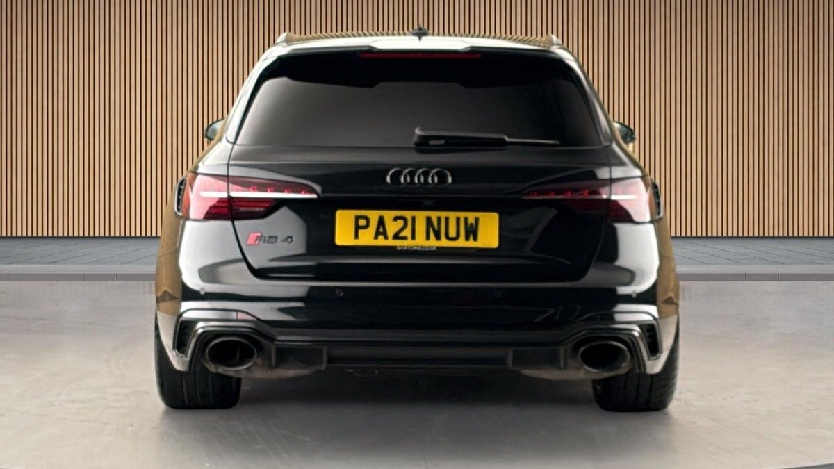 Audi RS4 Avant Image 4