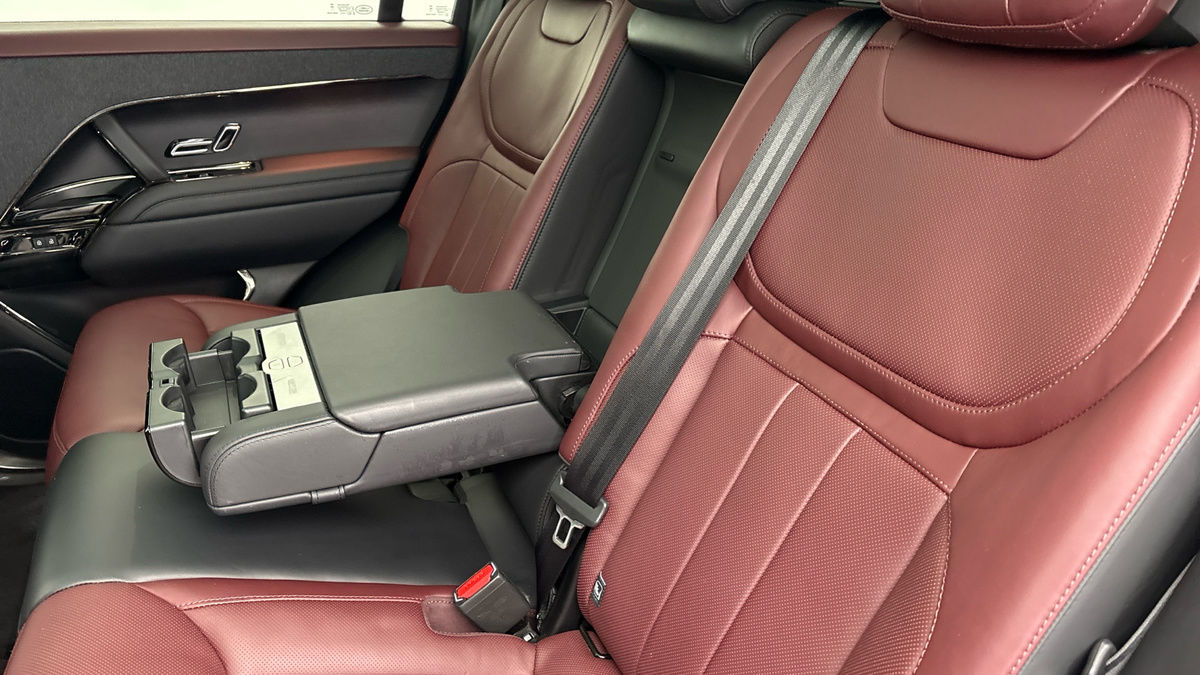 Land Rover Range Rover Sport Image 9