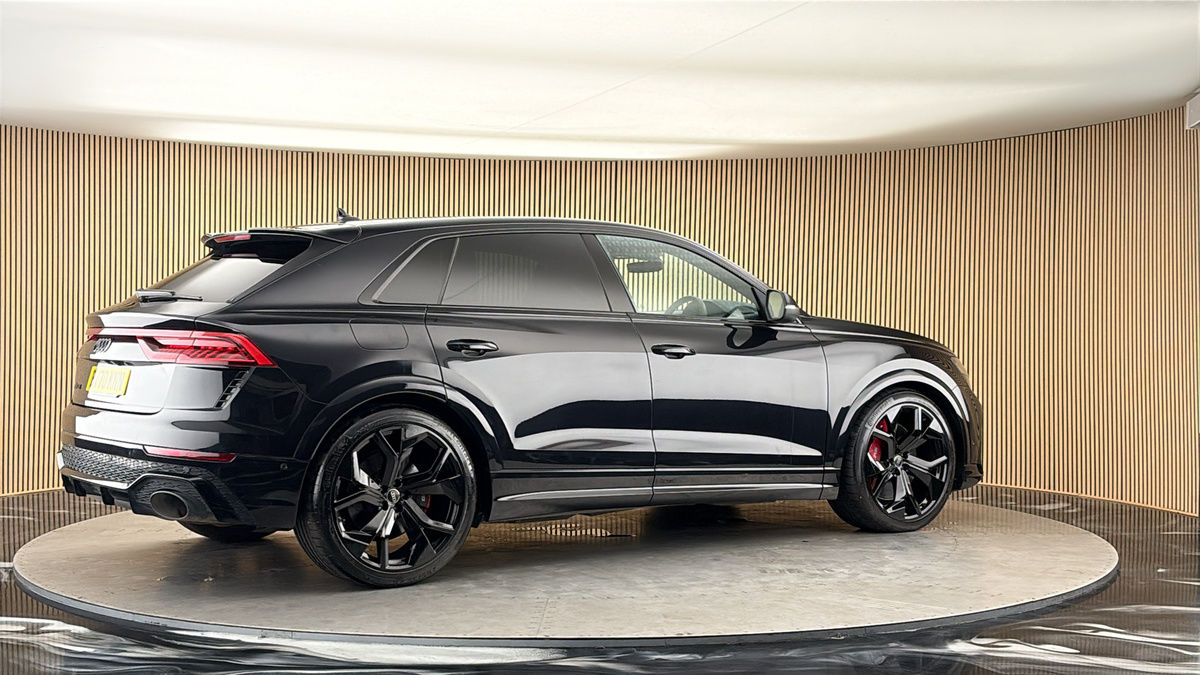 More views of Audi RSQ8