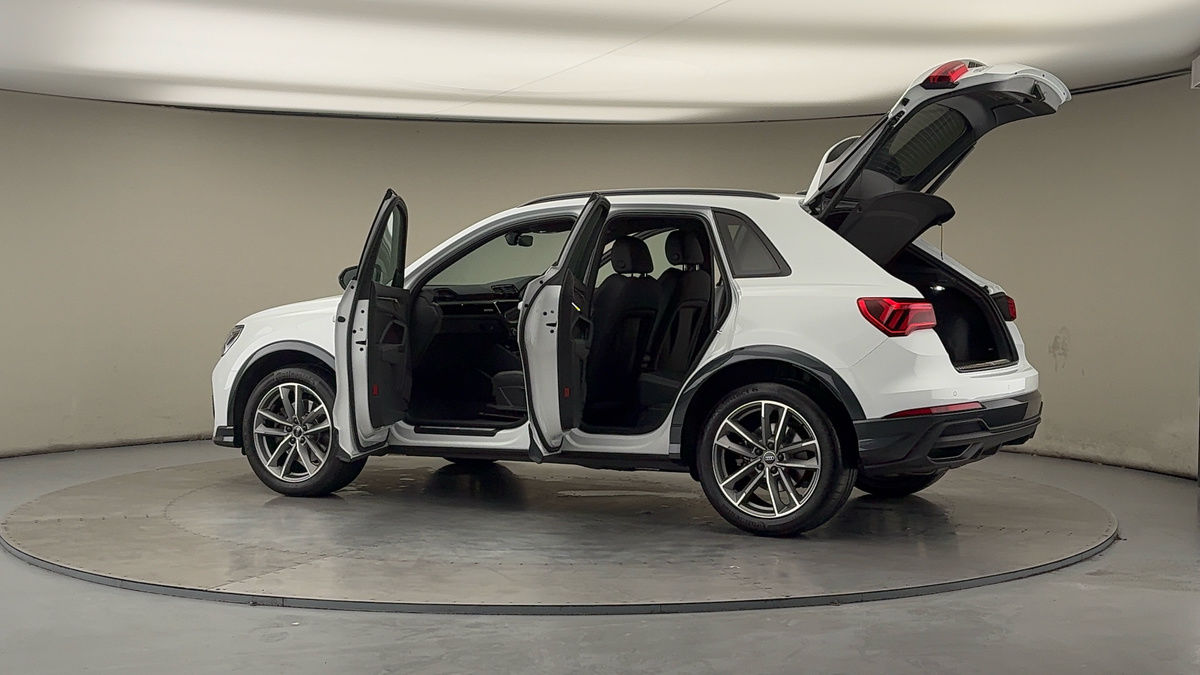 More views of Audi Q3