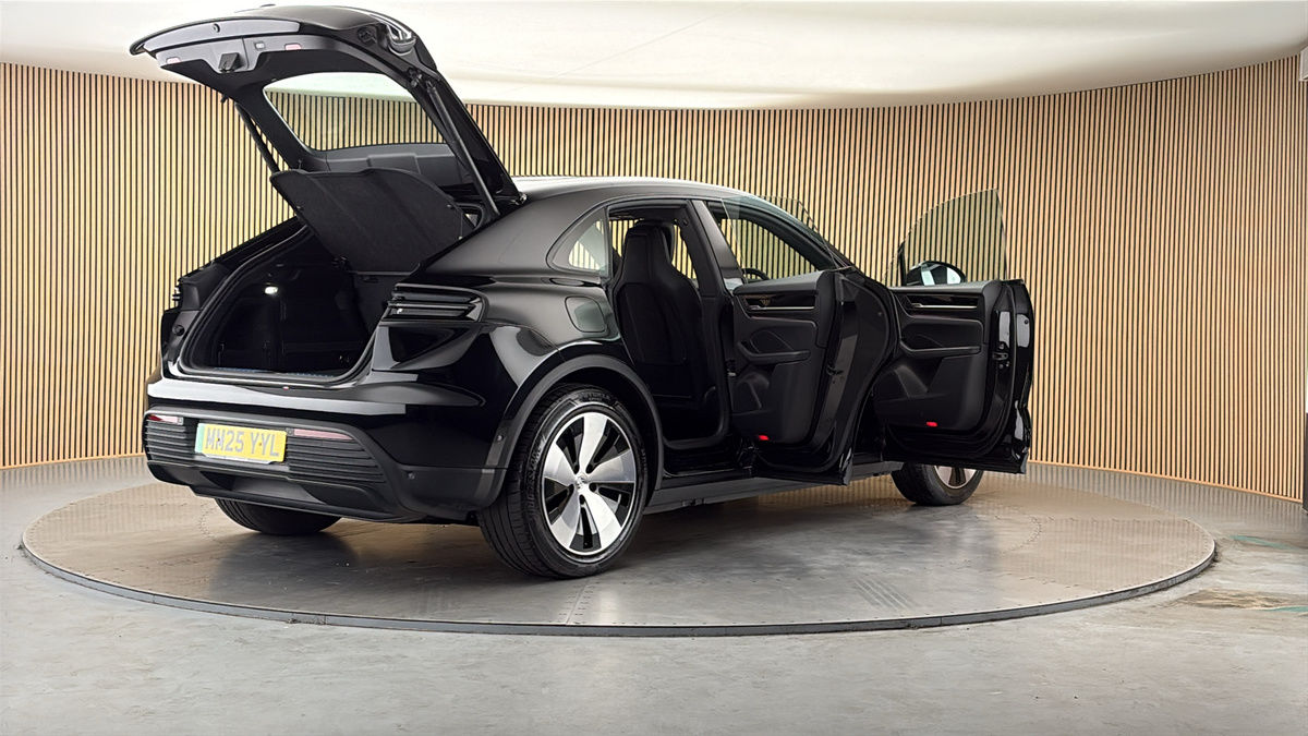More views of Porsche Macan