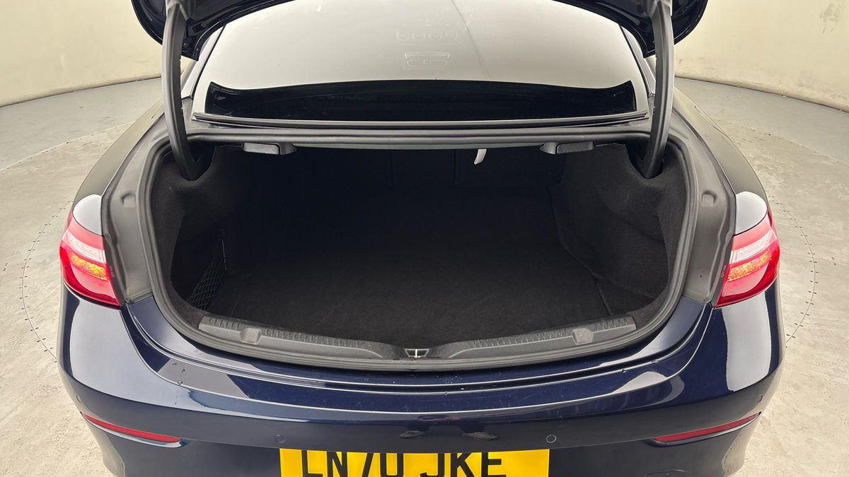 Mercedes-Benz E Class Image 11