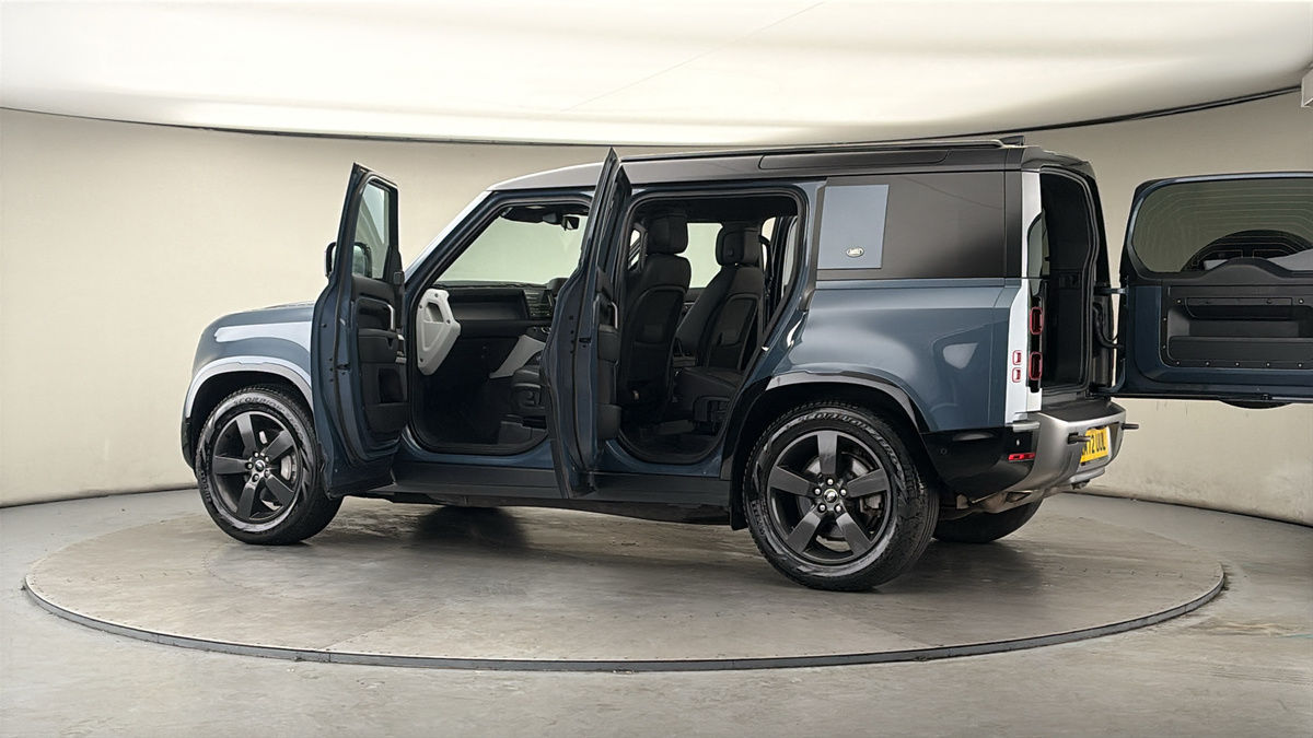 More views of Land Rover Defender 110