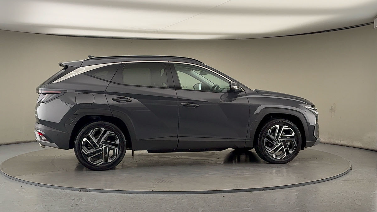 More views of Hyundai TUCSONix35