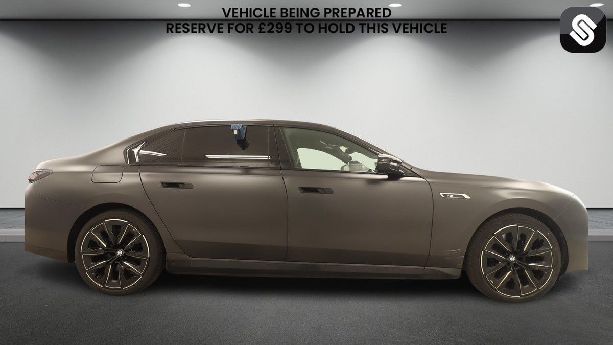 BMW 7 Series Image 5