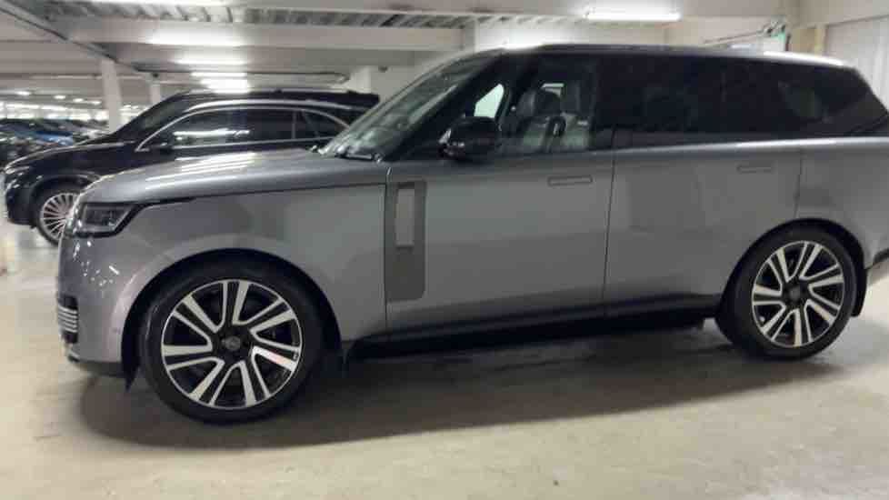 More views of Land Rover Range Rover