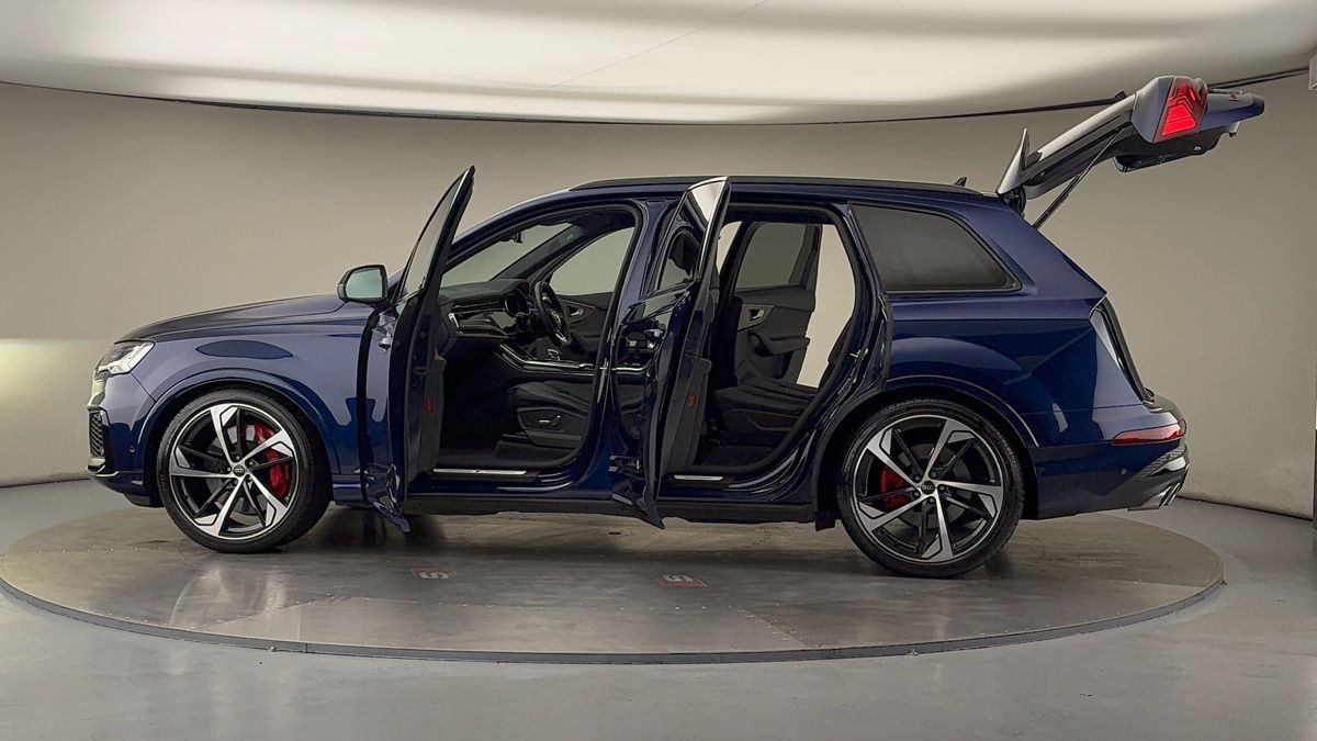 More views of Audi SQ7