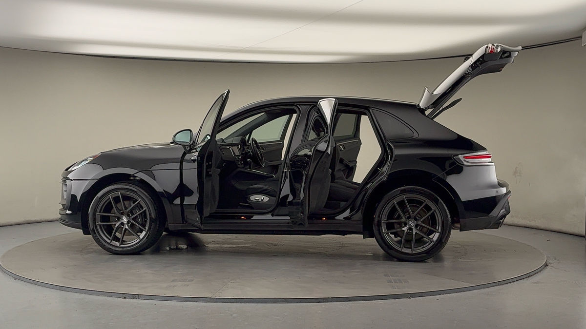 More views of Porsche Macan