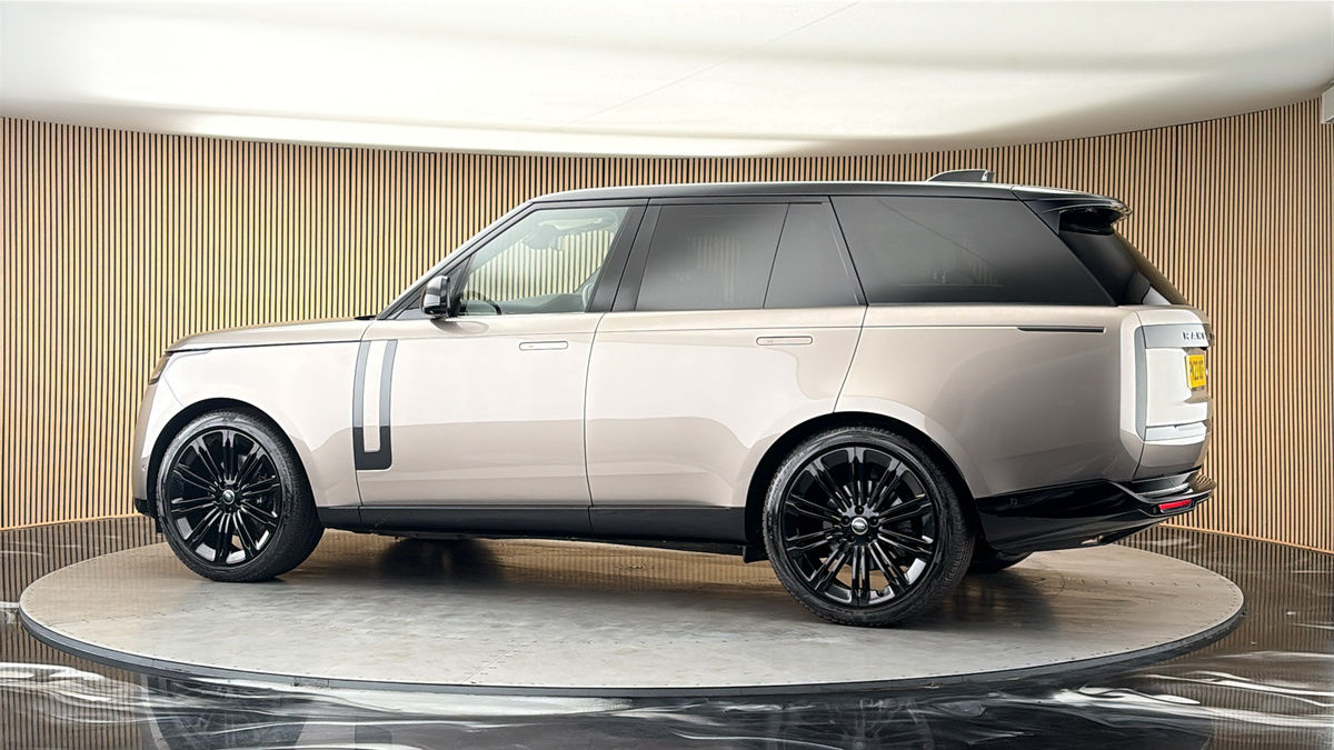 More views of Land Rover Range Rover