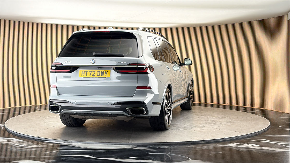 More views of BMW X7