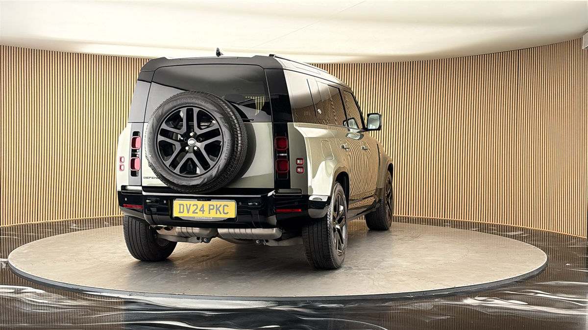 More views of Land Rover Defender 110