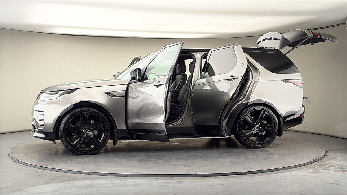 More views of Land Rover Discovery